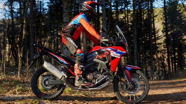 Η εξάτμιση της Africa Twin έχει σχεδιαστεί για να αντέχει σκληρές συνθήκες.